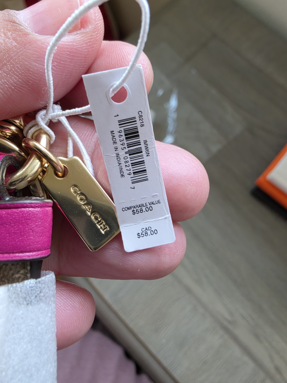 Coach Signature Tan & Pink Leather Heart Charm Key Ring - Picture 4 of 7